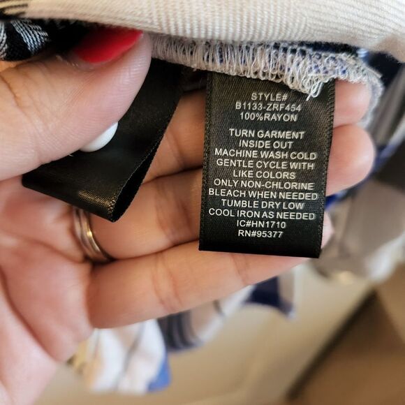 Sanctuary Women's Boyfriend Plaid Tie Back Button Front  Shirt Size Medium - Picture 6 of 6